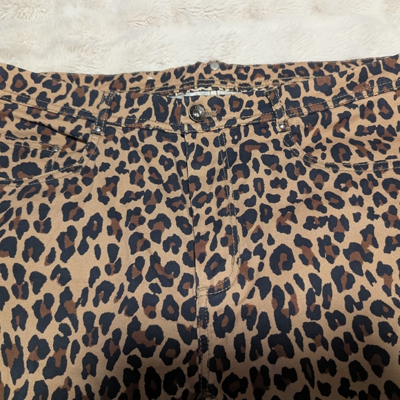 Zara Tan Leopard Print Straight Leg Jeans - Picture 4 of 8